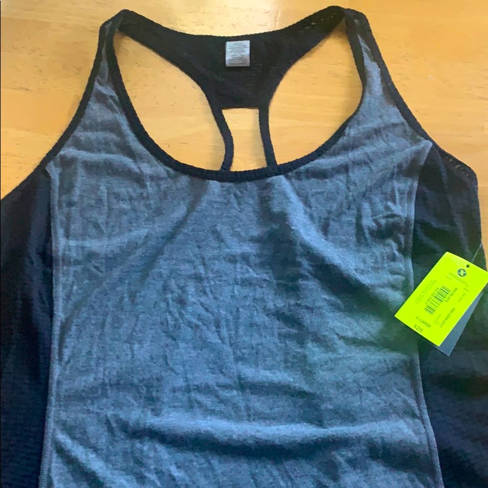 XERSION ATHLETIC TOP